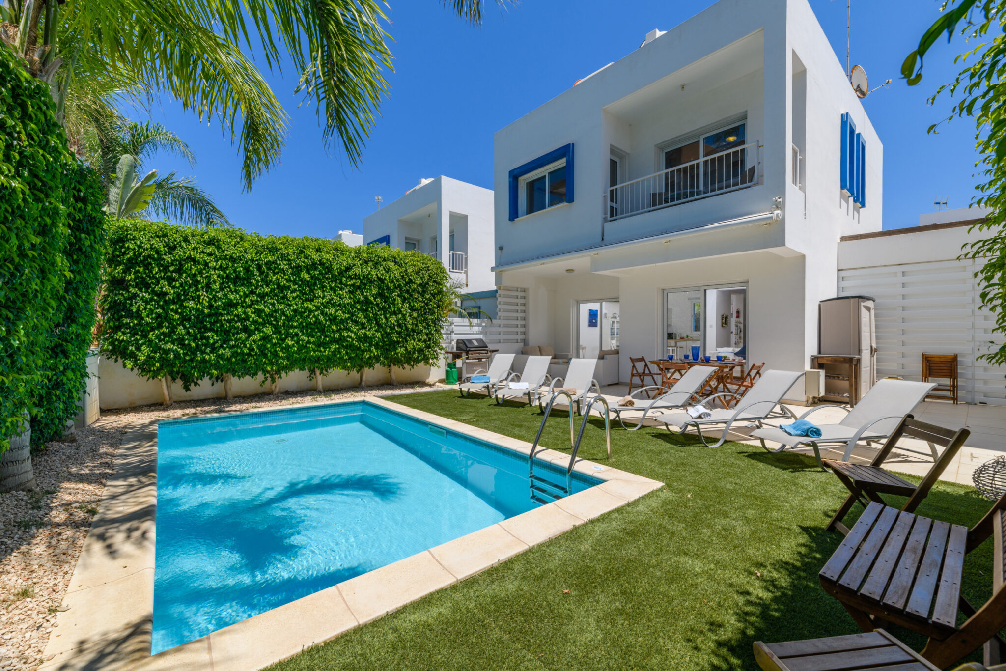 La Mer Homes - Should You Book A Holiday Apartment Or Villa In Cyprus?
